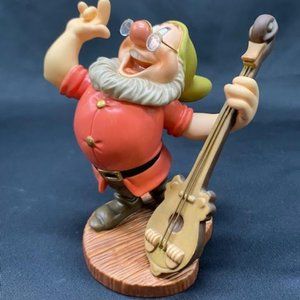 Walt Disney Collection SNOW WHITE AND THE SEVEN DWARFS Doc Cheerful Leader